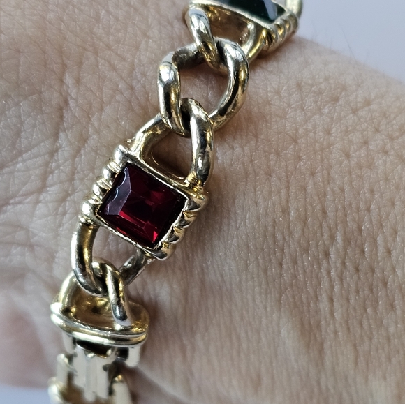 Vintage Swarovski Heavy Gold Tone Bracelet! ✨️ - Picture 6 of 7